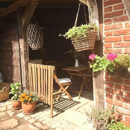 Hébergement de vacances Zauberhaftes Tiny House Mit Kamin An Der Elbe *